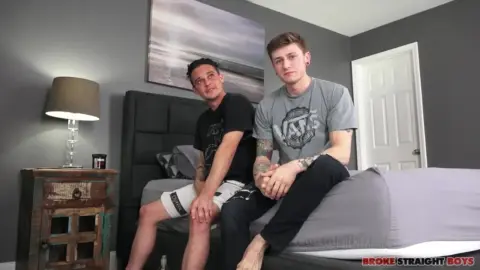 Landon Wells And Bobby Owens – Fucks Raw